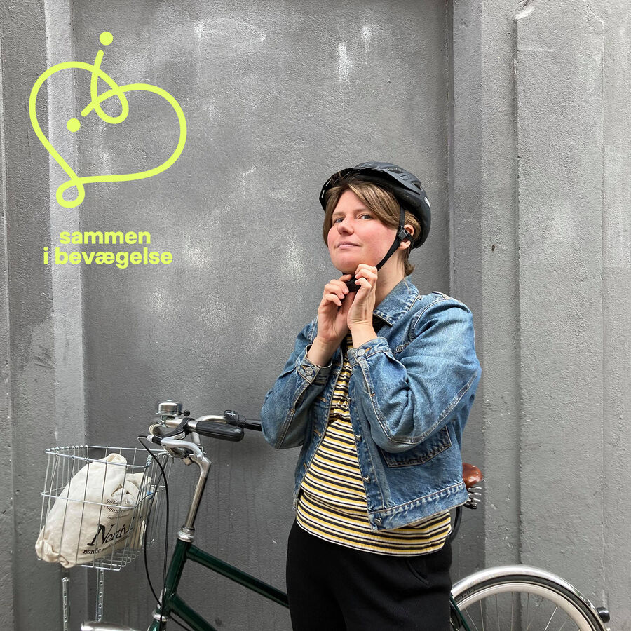 Forfatter Lea Løppenthin med sin cykel