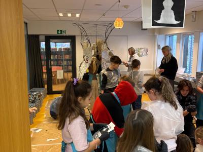 stemningsbillede fra workshop med skoleklasser